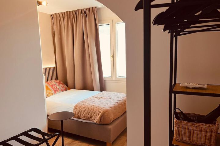 Room 4 of 22