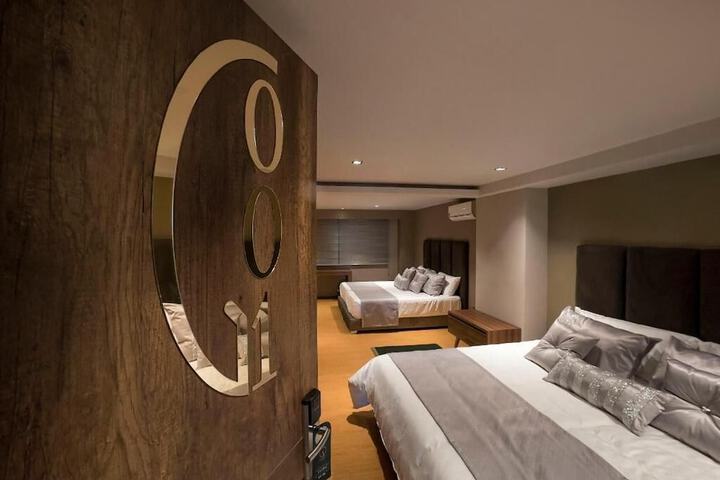 Room 8 of 13