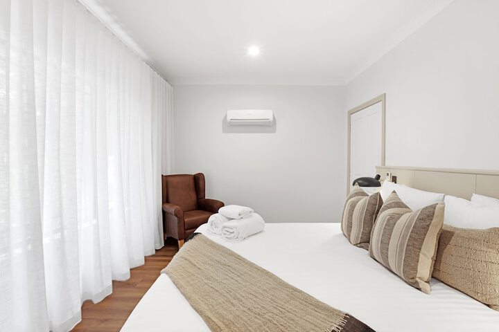 Room 3 of 129