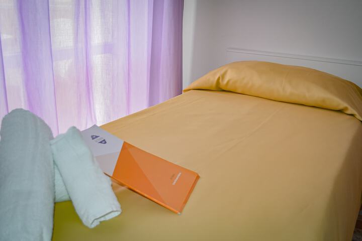 Room 9 of 76