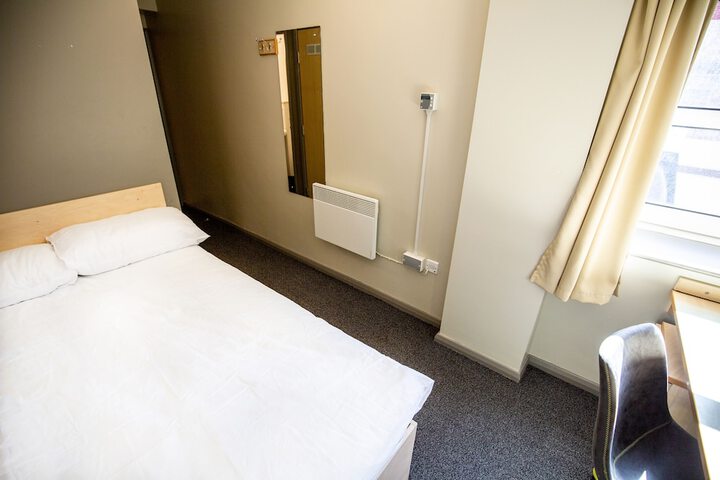 Room 8 of 21