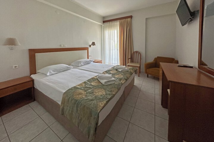 Room 6 of 23