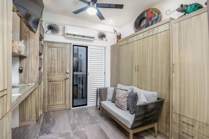 Room 2 of 17
