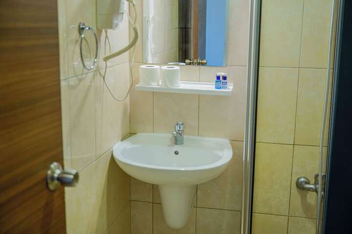 Room 9 of 41