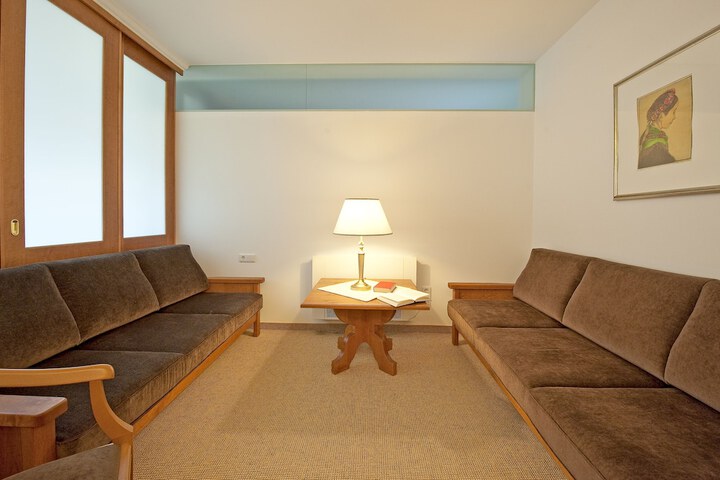 Room 25 of 44