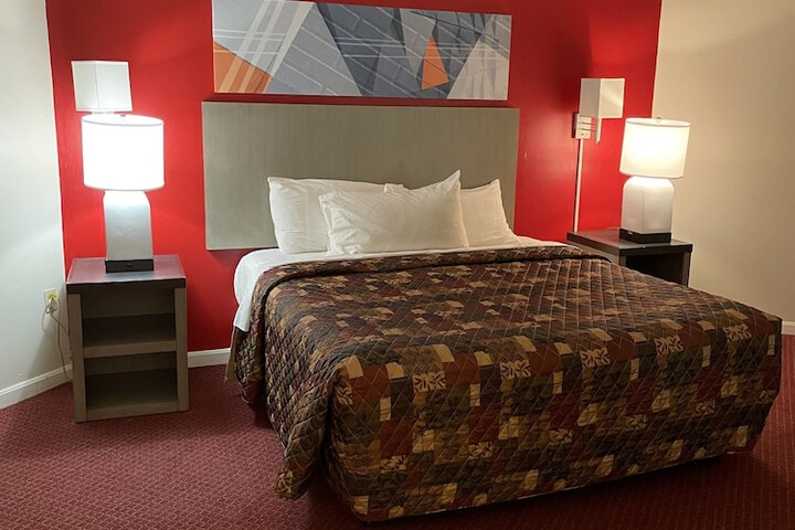 Basic Studio Suite King Bed (3 of 14)