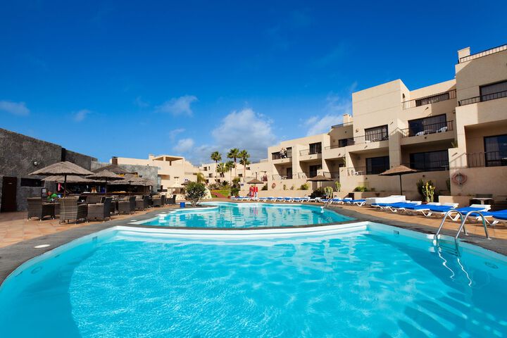 Pool Hotel
