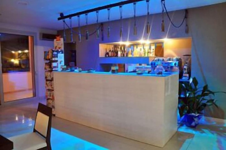 Lounge 57 of 62