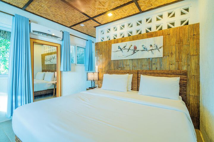 Room 18 of 120