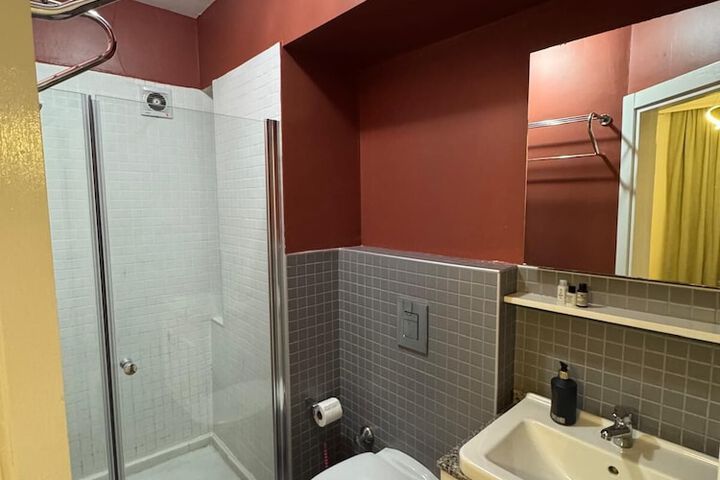 Room 15 of 25