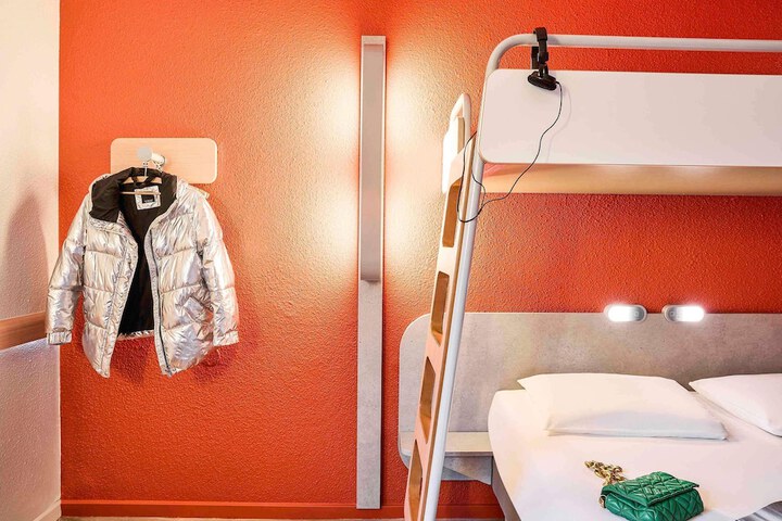 Room 20 of 51