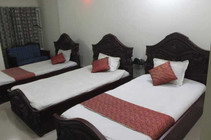 Room 10 of 27