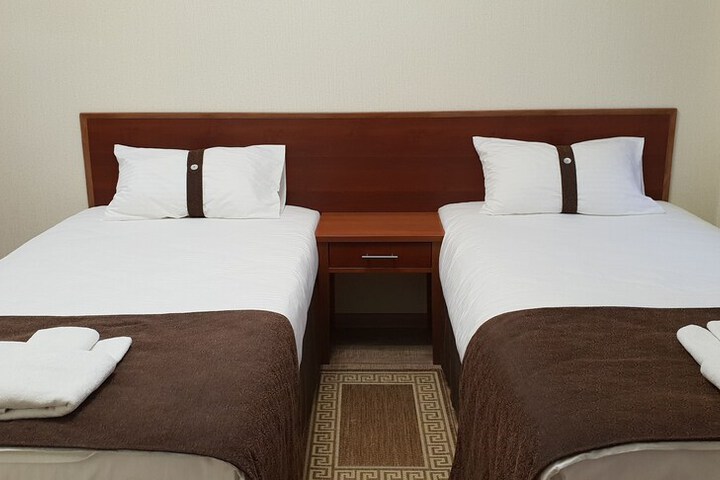 Room 6 of 38