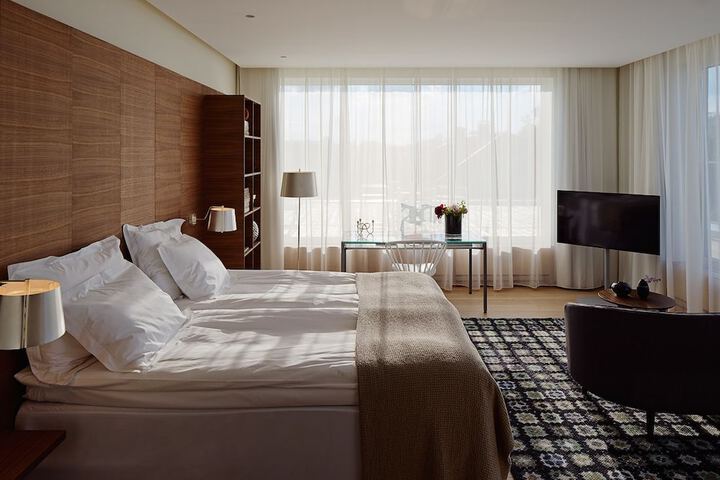 Room 8 of 53