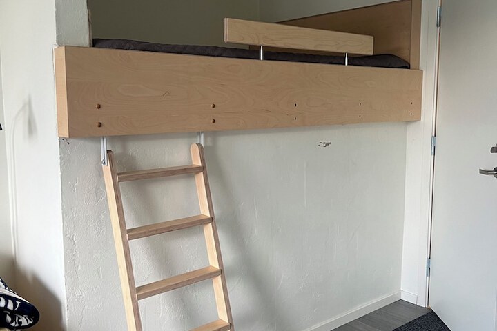 Room 9 of 49