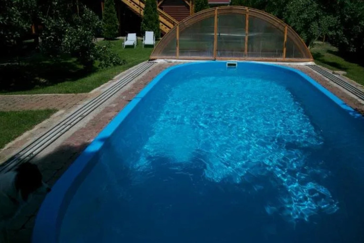 Pool 13 of 28
