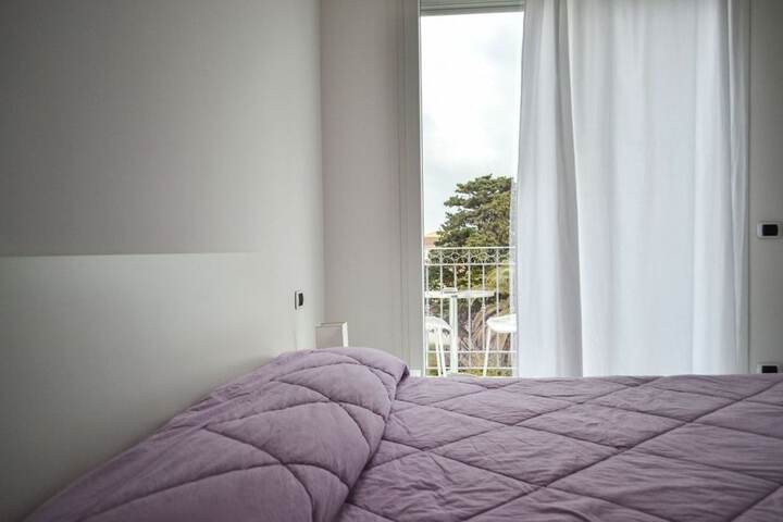 Room 4 of 61