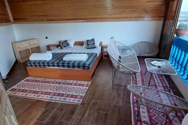 Room 4 of 65