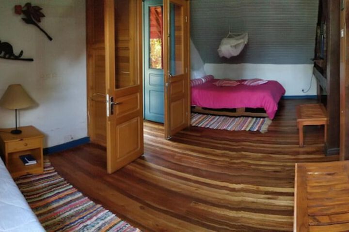 Room 9 of 33