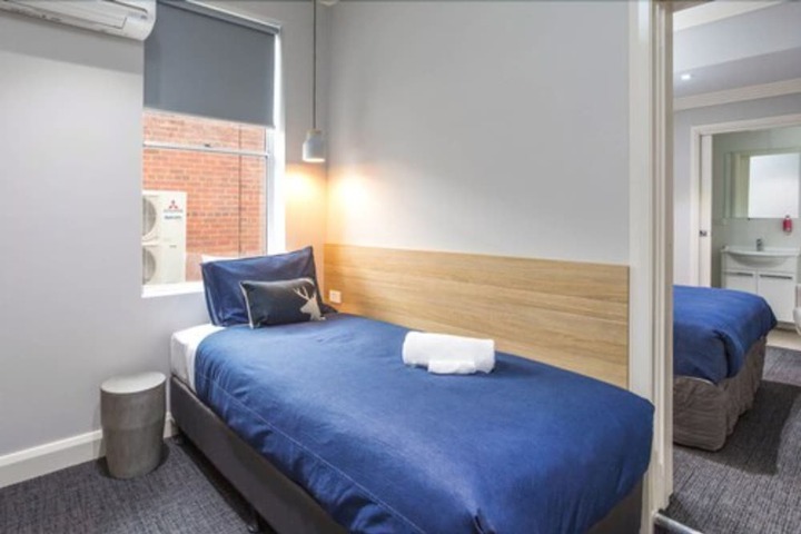 Room 4 of 36