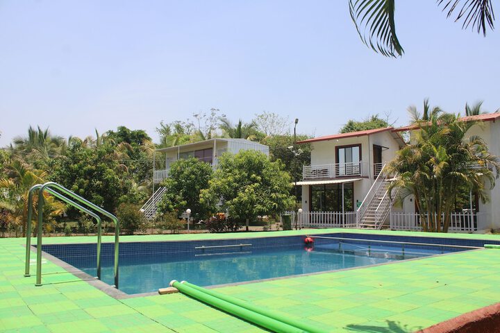 Pool 46 of 105