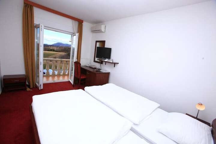 Room 3 of 14