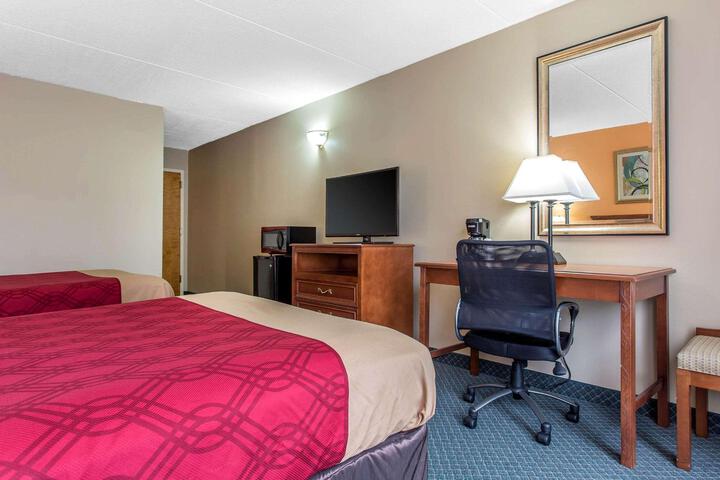 2 Double Beds (3 of 9)