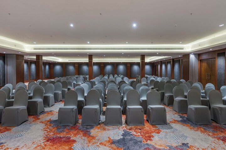Ballroom/Hall 54 of 69