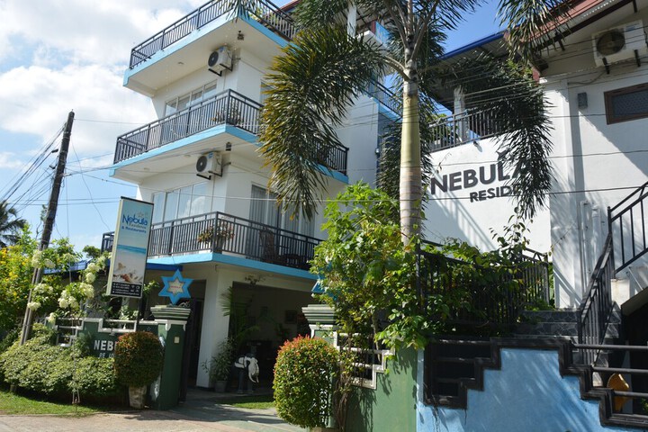 Hotel Exterior 52 of 52