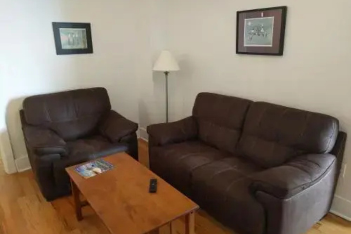 Room 6 of 16