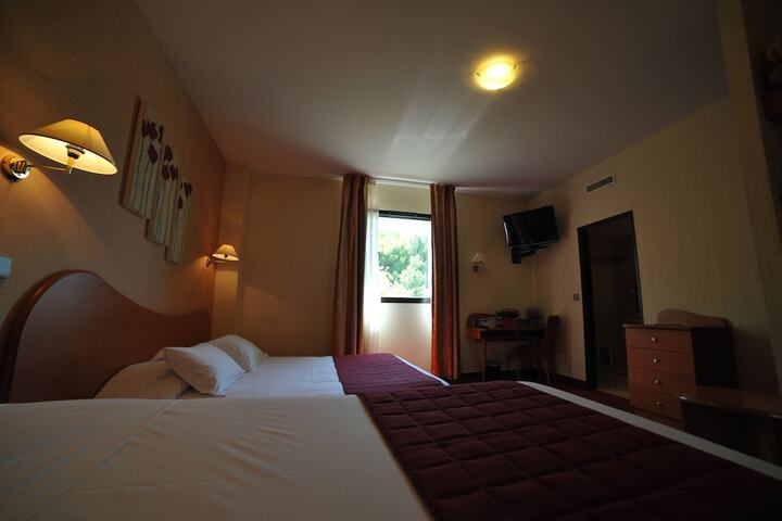 Room 6 of 51