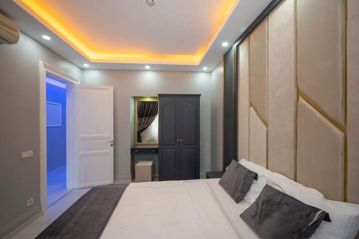 Room 12 of 62