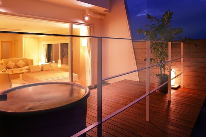 Room 7 of 14