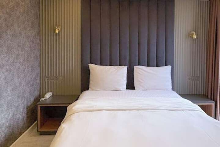 Room 9 of 40