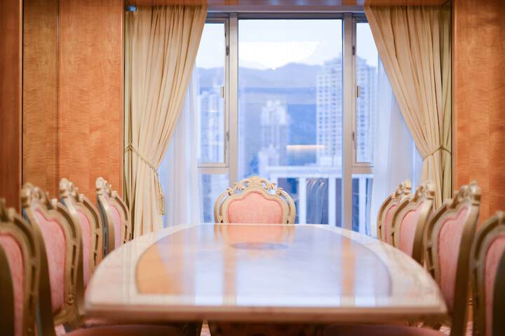 Room 44 of 90