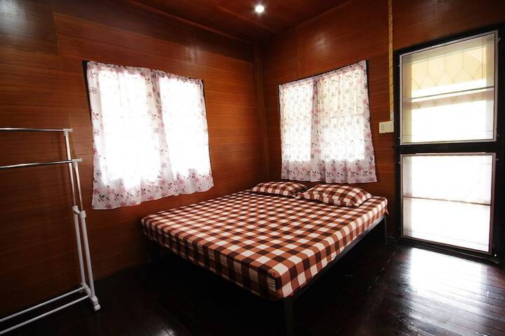 Room 7 of 90