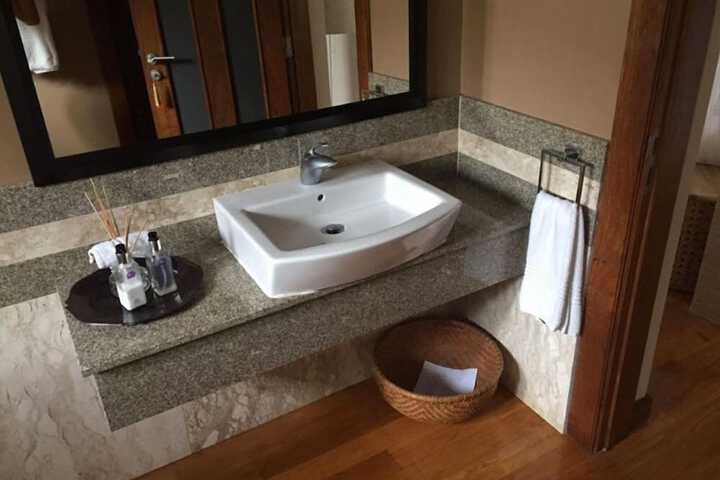 Room 15 of 25