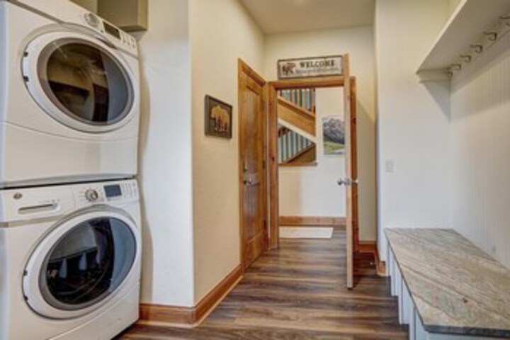 Laundry 47 of 141