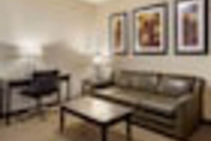 Room 32 of 168