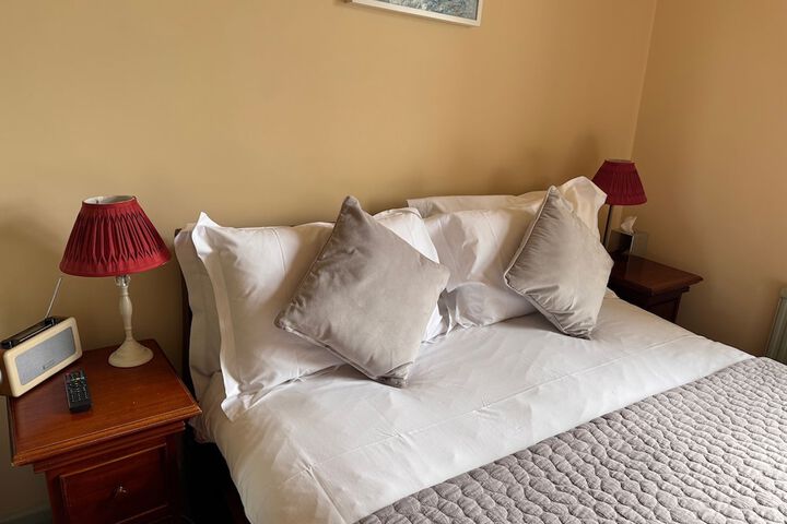 Room 10 of 18