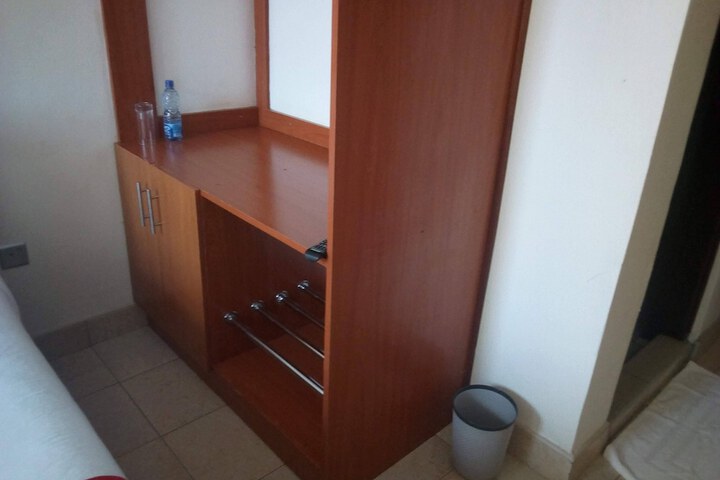 Room 10 of 36