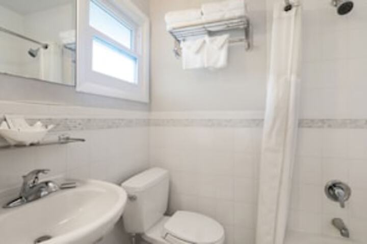 Room 418 of 549