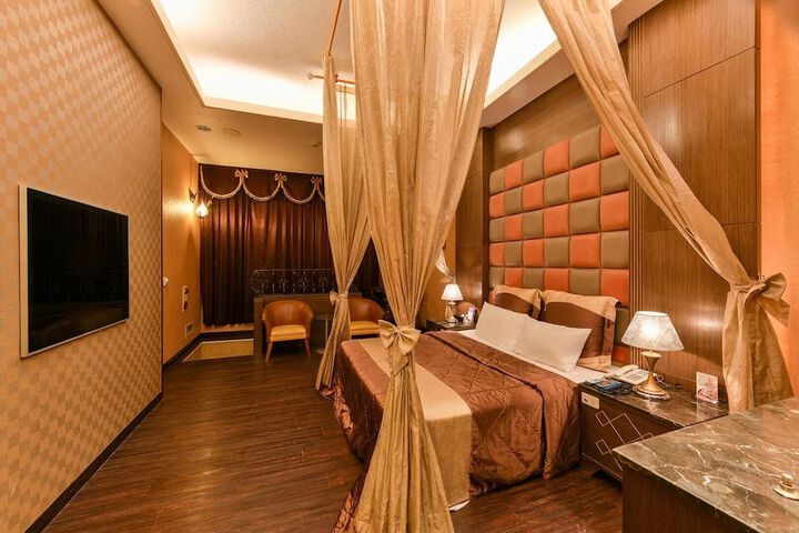 Room 21 of 54