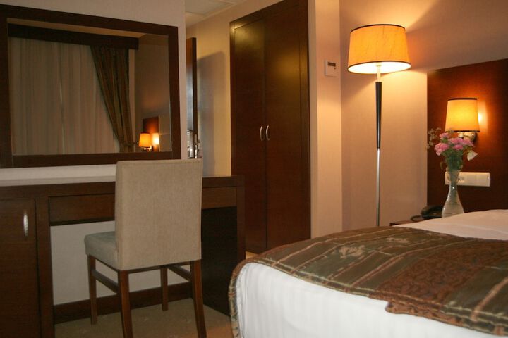 Room 17 of 50