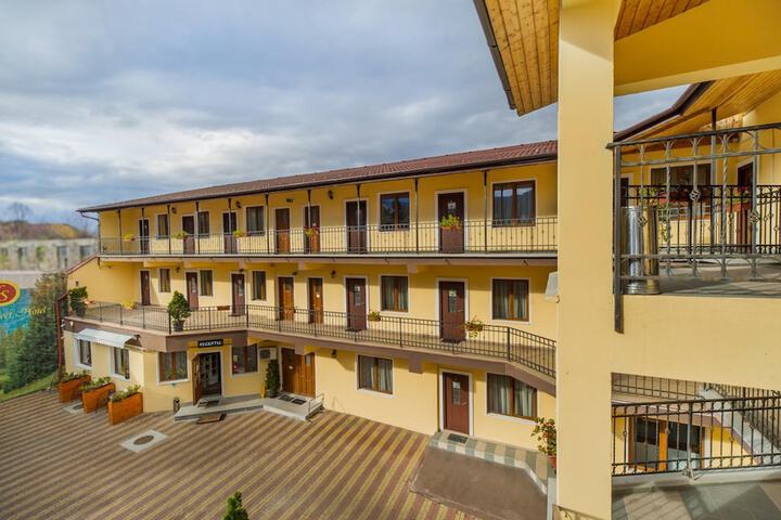 Hotel 48 of 50