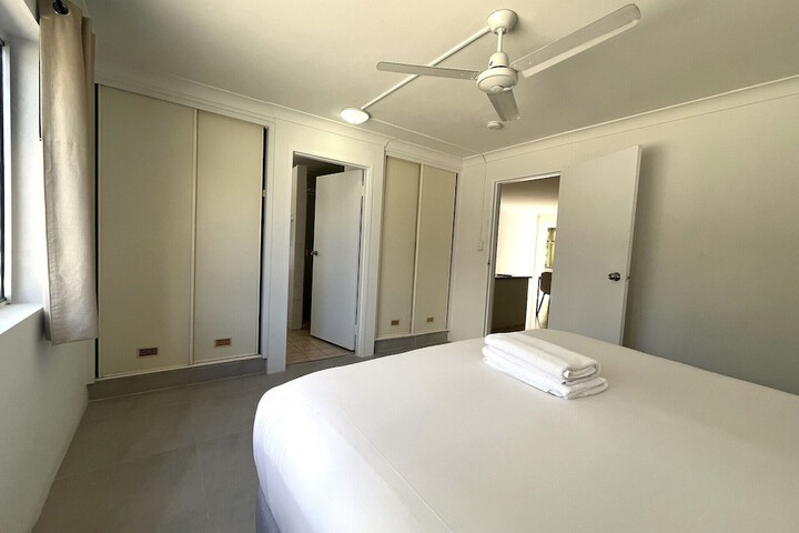 Room 42 of 93