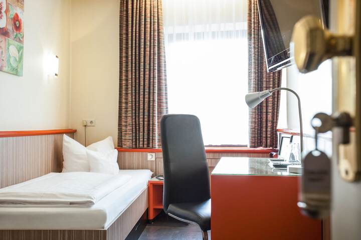 Room 4 of 57