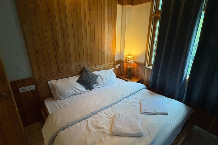 Room 3 of 21