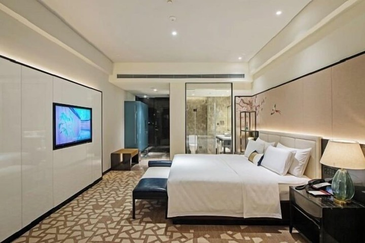 Room 10 of 37