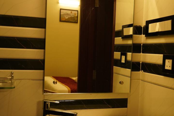 Room 68 of 73